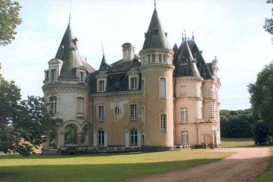 Chteau du Repaire Parc extrieur et chateau  Vigeois en Corrze