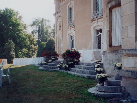 Terrasse extrieur du Chteau du Repaire  Vigeois en Corrze